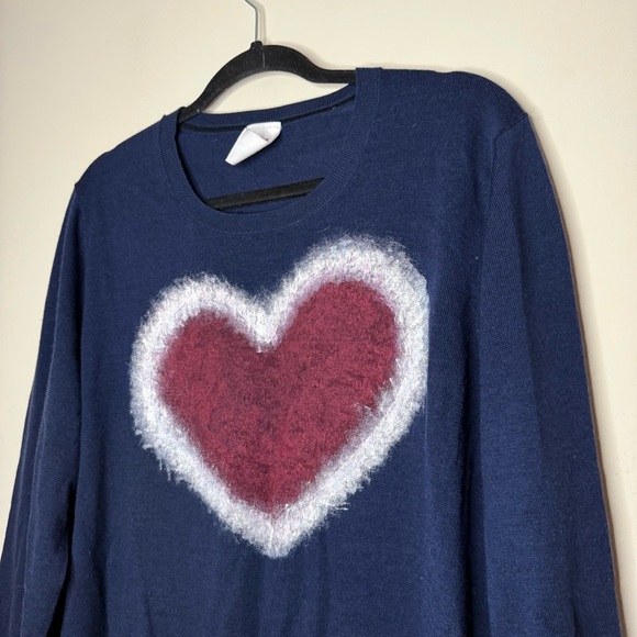 GAP 100% Extra Fine Merino Wool Valentine’s Day Heart Navy Crewneck Knit Sweater - Picture 2 of 5